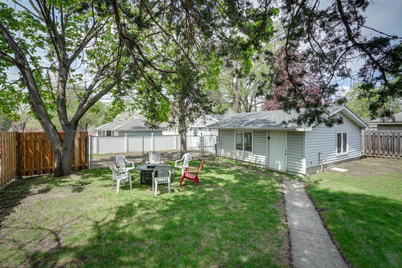 Holiday home Spacious 8 Mi To Downtown *