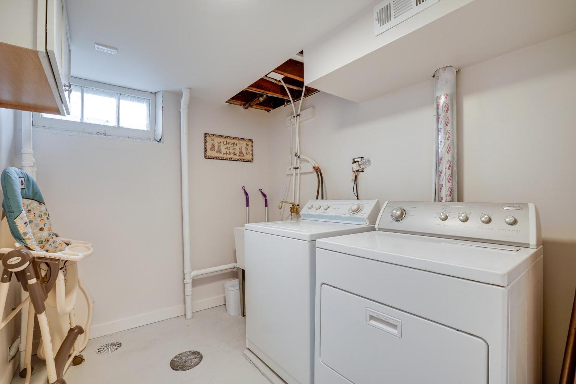 Spacious 8 Mi To Downtown Holiday home