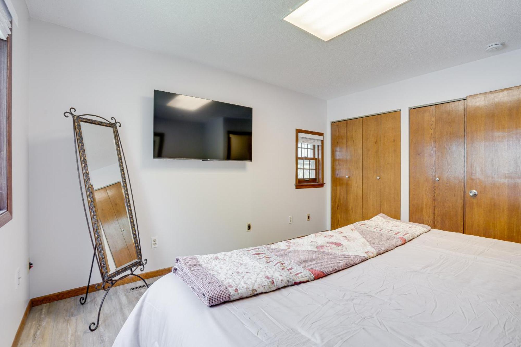 Spacious 8 Mi To Downtown